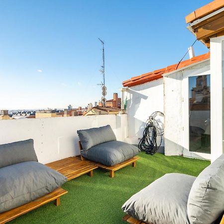 Atico Con Terraza En Lavapies Alquiler Temporal Apartment Madrid Exterior photo